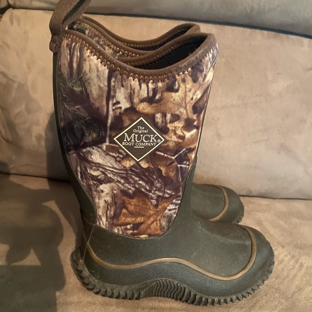 Boys muck boots